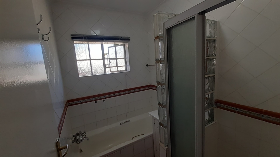 5 Bedroom Property for Sale in Ifafi North West